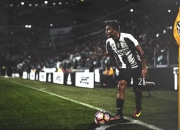 熊猫直播APP-冰与火的对决，伦纳德主宰比赛走向，热火防守锁死雷霆