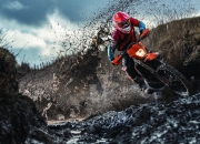 熊猫体育世界杯-阿尔卡拉斯澳网绝杀ATP总决赛，新一代王者的纪录刷新之夜