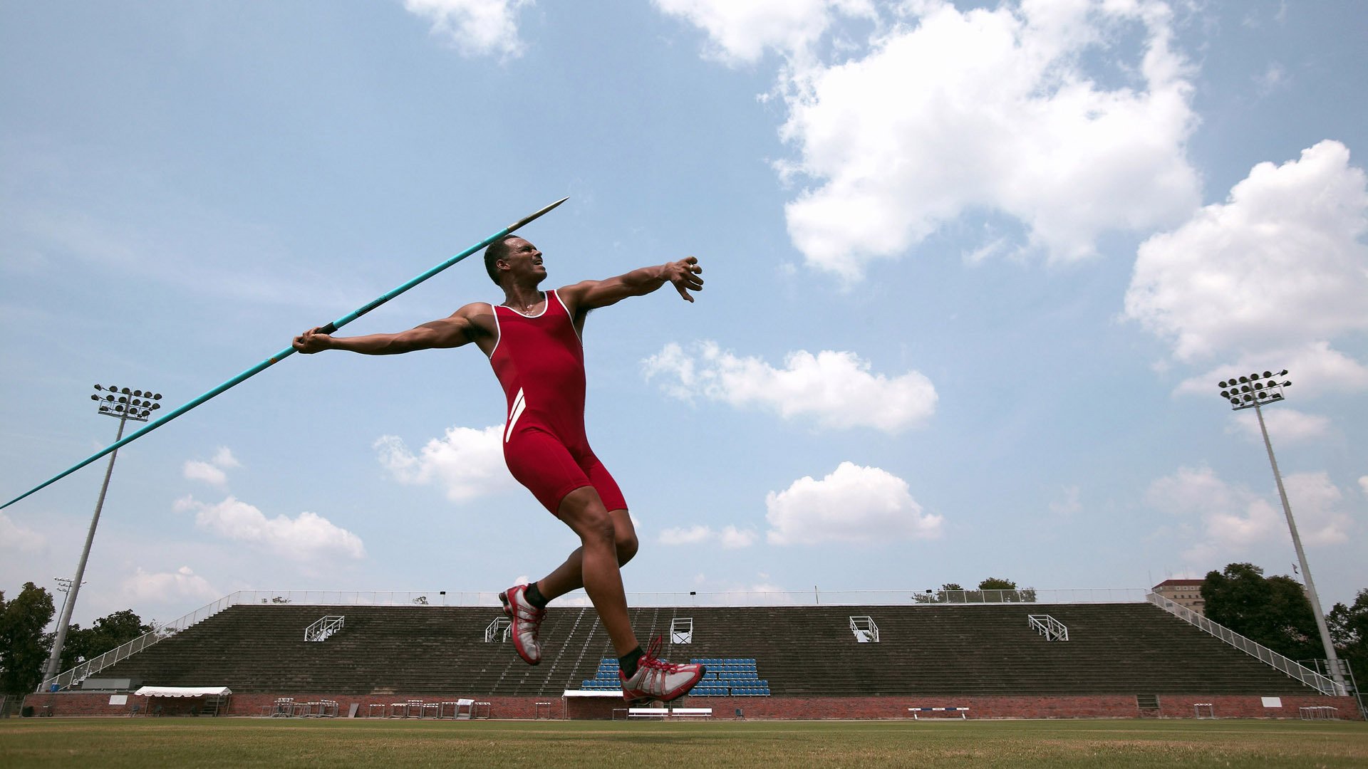 英超争冠之夜，爱德华兹里程碑背后的唯一性与永恒