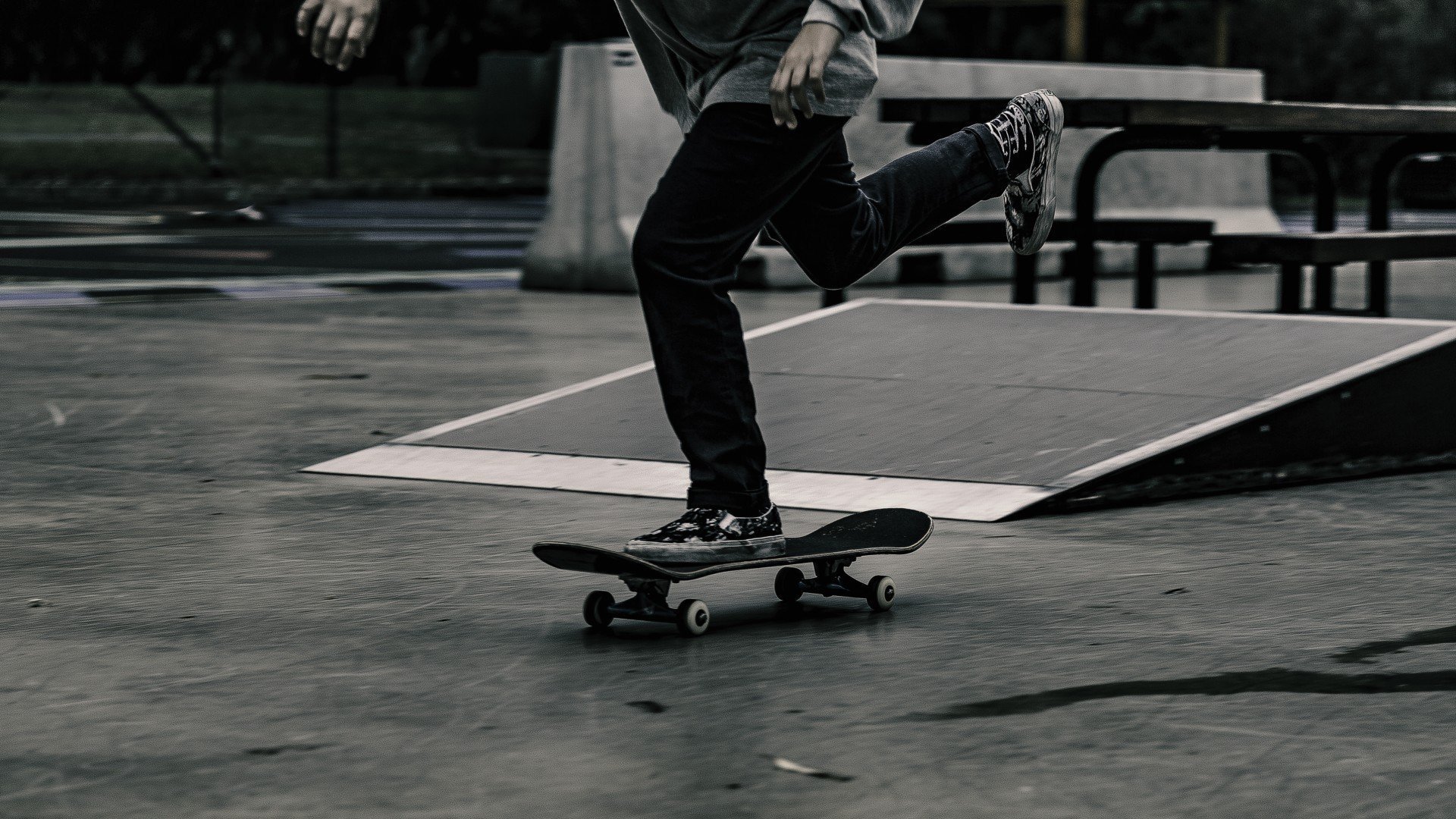 1.纽约之夜,两种网球的碰撞,斯瓦泰克用唯一定义胜利,郑钦文用坚韧赢得未来